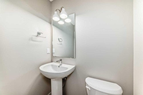 103 Sawgrass Gate Nw, Airdrie, AB - Indoor Photo Showing Bathroom
