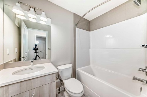103 Sawgrass Gate Nw, Airdrie, AB - Indoor Photo Showing Bathroom