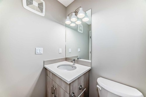 103 Sawgrass Gate Nw, Airdrie, AB - Indoor Photo Showing Bathroom
