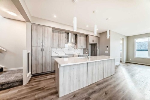 103 Sawgrass Gate Nw, Airdrie, AB - Indoor Photo Showing Kitchen With Upgraded Kitchen