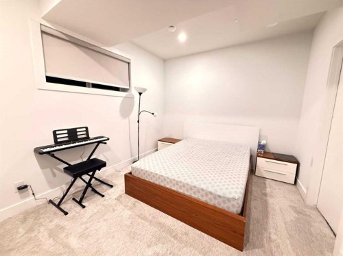 103 Hartford Road Nw, Calgary, AB - Indoor Photo Showing Bedroom