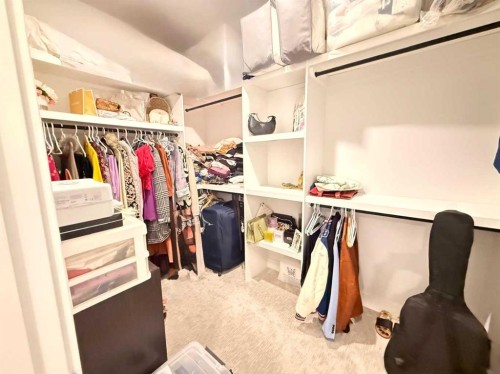 103 Hartford Road Nw, Calgary, AB - Indoor With Storage