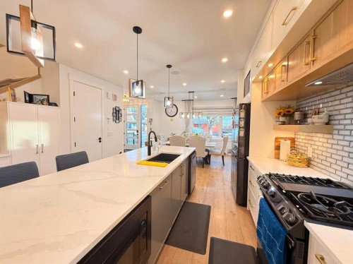103 Hartford Road Nw, Calgary, AB - Indoor Photo Showing Kitchen With Upgraded Kitchen