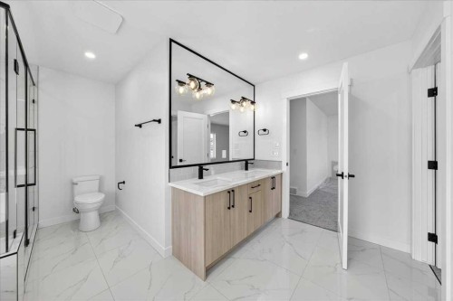 3 Lakewood Point, Strathmore, AB - Indoor Photo Showing Bathroom