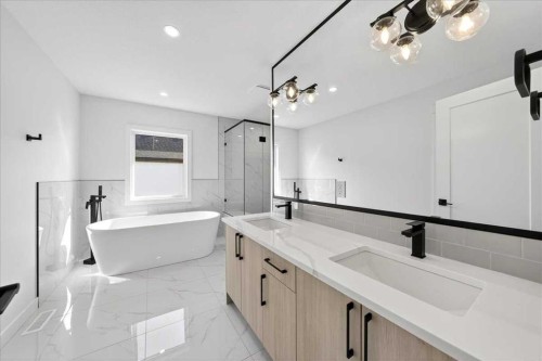 3 Lakewood Point, Strathmore, AB - Indoor Photo Showing Bathroom