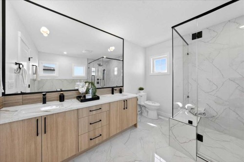 7 Lakewood Point, Strathmore, AB - Indoor Photo Showing Bathroom