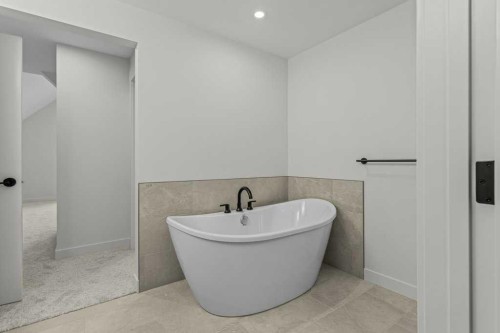 407-1505 Spring Creek Gate, Canmore, AB - Indoor Photo Showing Bathroom