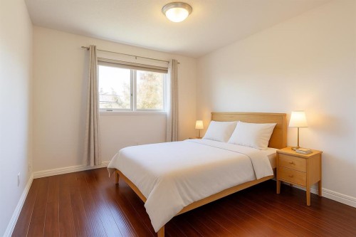 1421 40 Street Sw, Calgary, AB - Indoor Photo Showing Bedroom