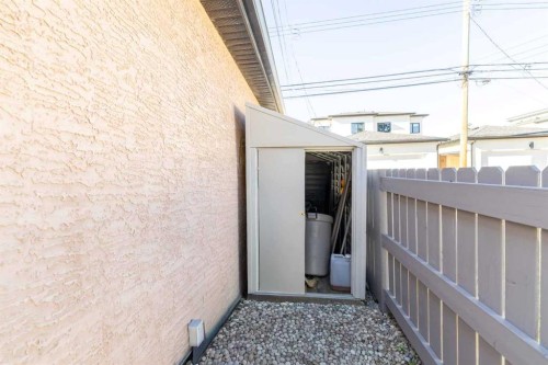 1421 40 Street Sw, Calgary, AB - Outdoor With Exterior