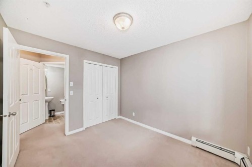 303-369 Rocky Vista Park Nw, Calgary, AB - Indoor Photo Showing Other Room