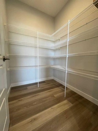 229 Edith Road Nw, Calgary, AB - Indoor With Storage