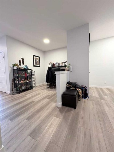 229 Edith Road Nw, Calgary, AB - Indoor