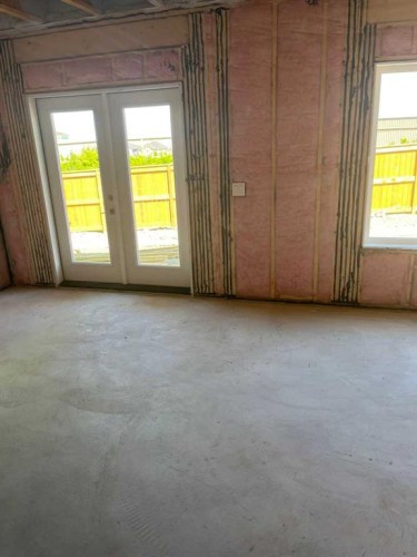 229 Edith Road Nw, Calgary, AB - Indoor Photo Showing Other Room