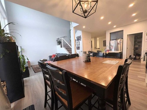 229 Edith Road Nw, Calgary, AB - Indoor Photo Showing Dining Room