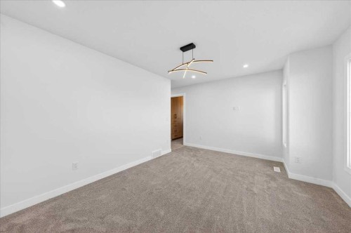 7 Lakewood Way, Strathmore, AB - Indoor Photo Showing Other Room