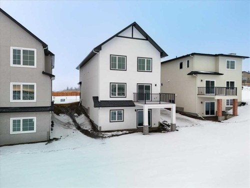 7 Lakewood Way, Strathmore, AB - Outdoor