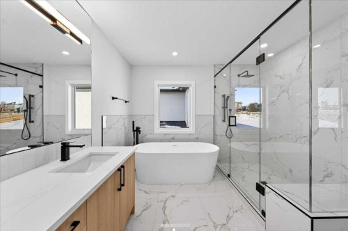 7 Lakewood Way, Strathmore, AB - Indoor Photo Showing Bathroom