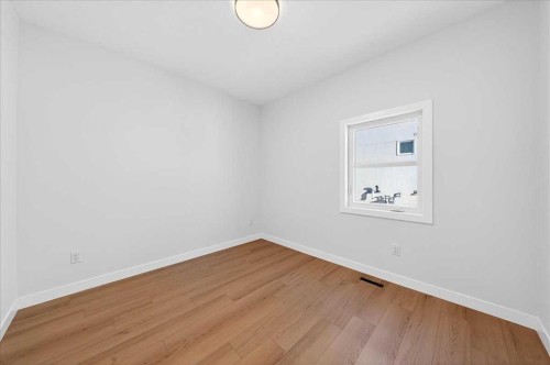 7 Lakewood Way, Strathmore, AB - Indoor Photo Showing Other Room