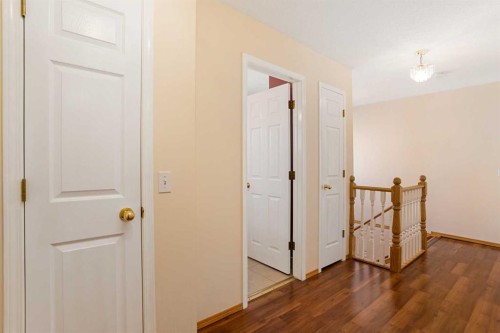 218 15 Avenue Nw, Calgary, AB - Indoor Photo Showing Other Room