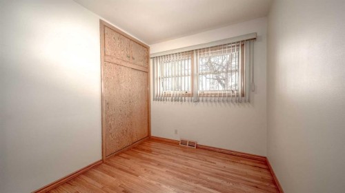 10 Marlowe Place Ne, Calgary, AB - Indoor Photo Showing Other Room