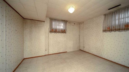 10 Marlowe Place Ne, Calgary, AB - Indoor Photo Showing Other Room