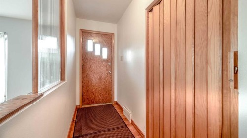 10 Marlowe Place Ne, Calgary, AB - Indoor Photo Showing Other Room