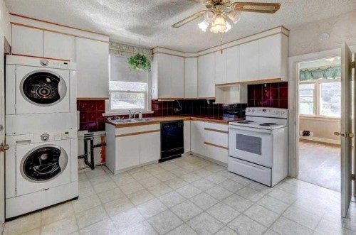 1402 Crescent Road Nw, Calgary, AB - Indoor Photo Showing Laundry Room