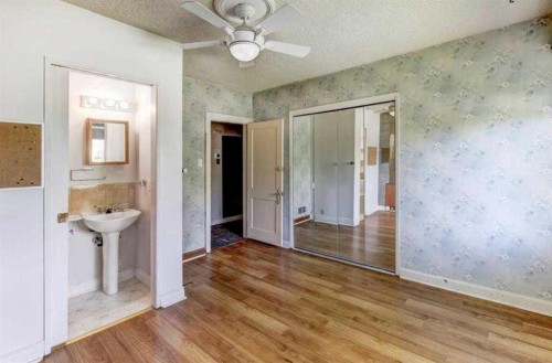 1402 Crescent Road Nw, Calgary, AB - Indoor Photo Showing Other Room