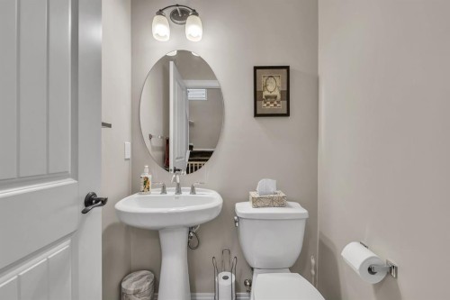 31 Walden Court Se, Calgary, AB - Indoor Photo Showing Bathroom