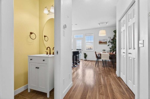 9-43 Springborough Boulevard Sw, Calgary, AB - Indoor Photo Showing Other Room