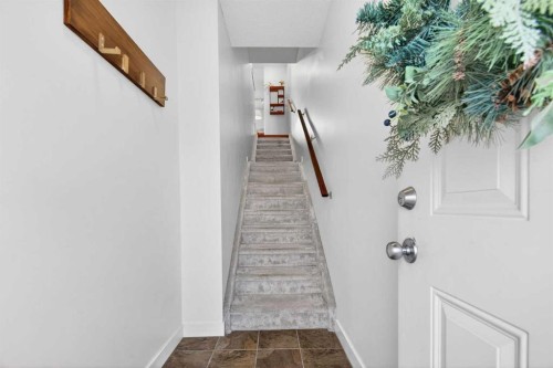 9-43 Springborough Boulevard Sw, Calgary, AB - Indoor Photo Showing Other Room
