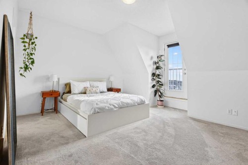 9-43 Springborough Boulevard Sw, Calgary, AB - Indoor Photo Showing Bedroom