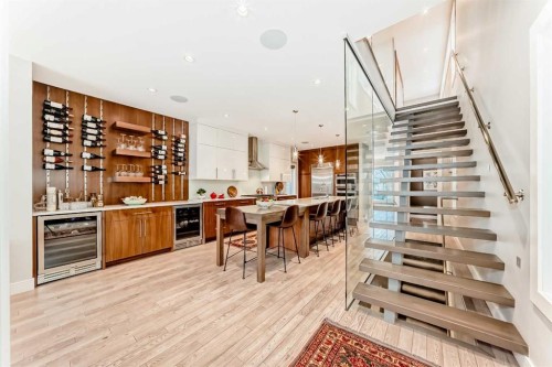 2614 21 Street Sw, Calgary, AB - Indoor