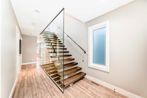 2614 21 Street Sw, Calgary, AB - Indoor Photo Showing Other Room