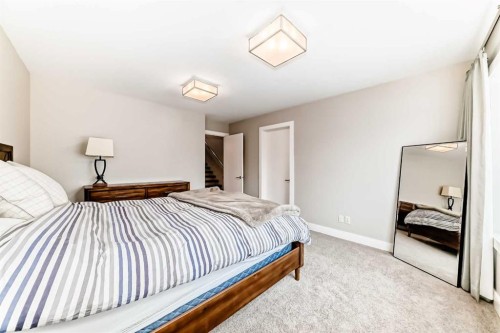 2614 21 Street Sw, Calgary, AB - Indoor Photo Showing Bedroom