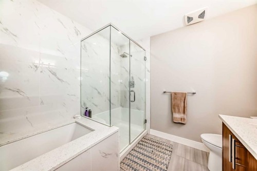 2614 21 Street Sw, Calgary, AB - Indoor Photo Showing Bathroom