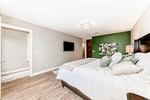 2614 21 Street Sw, Calgary, AB - Indoor Photo Showing Bedroom