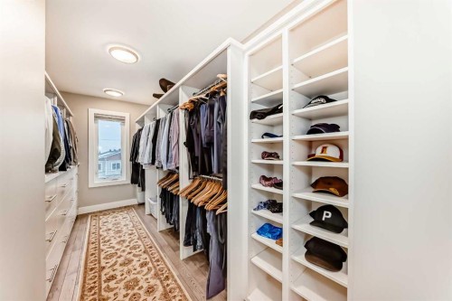 2614 21 Street Sw, Calgary, AB - Indoor With Storage