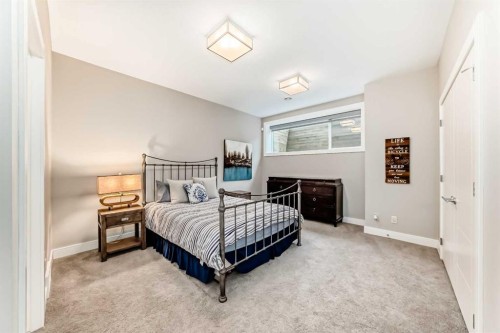 2614 21 Street Sw, Calgary, AB - Indoor Photo Showing Bedroom