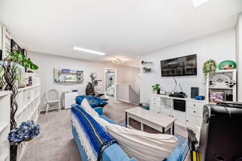 325 Sundown View, Cochrane, AB 