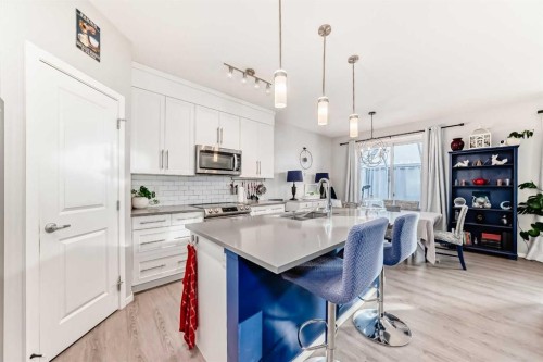 325 Sundown View, Cochrane, AB 