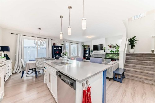 325 Sundown View, Cochrane, AB 