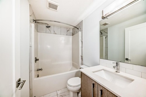 1308-76 Cornerstone Passage Ne, Calgary, AB - Indoor Photo Showing Bathroom