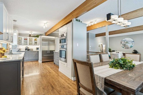 8 Vardana Place Nw, Calgary, AB - Indoor