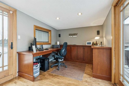 8 Vardana Place Nw, Calgary, AB - Indoor Photo Showing Office