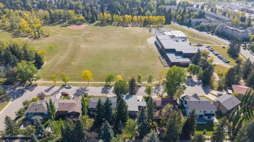 8 Vardana Place Nw, Calgary, AB - Outdoor With View