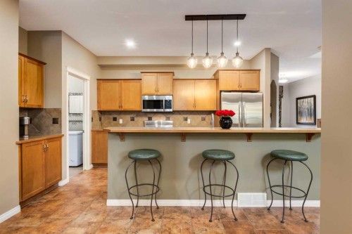 11756 Valley Ridge Boulevard Nw, Calgary, AB - Indoor Photo Showing Kitchen