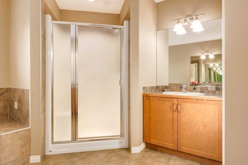11756 Valley Ridge Boulevard Nw, Calgary, AB - Indoor Photo Showing Bathroom