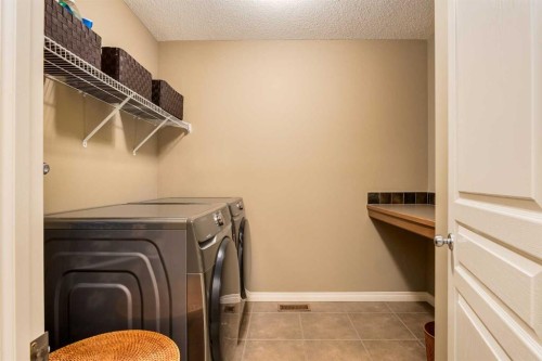 11756 Valley Ridge Boulevard Nw, Calgary, AB - Indoor Photo Showing Laundry Room