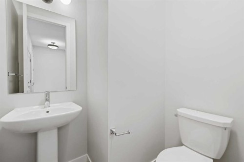 8 Topaz Place, Cochrane, AB - Indoor Photo Showing Bathroom
